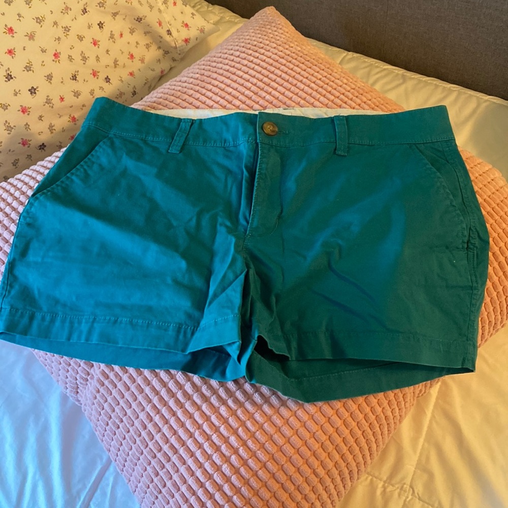 Green Old Navy shorts